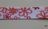 Wit met rood/zalmachtige bloemen lint R5 (PER 10 cm ) - Klik op de afbeelding om het venster te sluiten