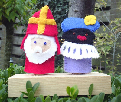 Vingerpopjes Sint en Piet ( exclusief houten standaard!!!)
